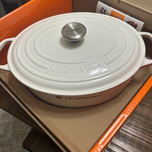 Le Creuset Signature Oval Dutch Oven